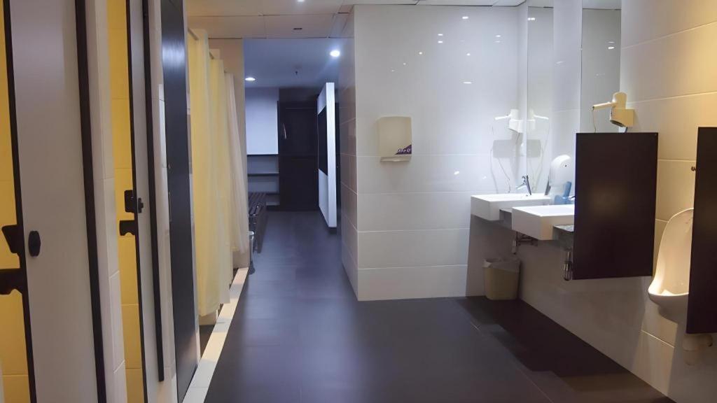 89 Hotel Batam Nagoya Extérieur photo